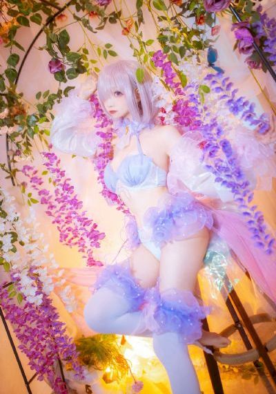 年轻的小婊5线观高清5中字电影