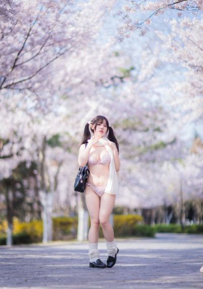 亚当电影在线观看免费完整版