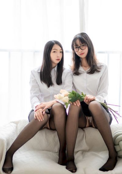 不扣钮的女孩在线