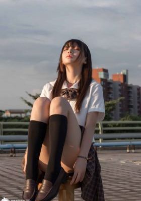 花吻在上免费观看完整版在线全集
