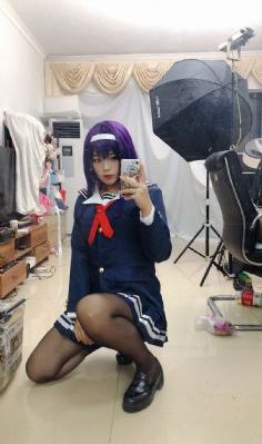 浴室里强摁做开腿呻吟拼免费视频
