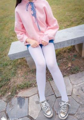 《隔壁女邻居》免费观看