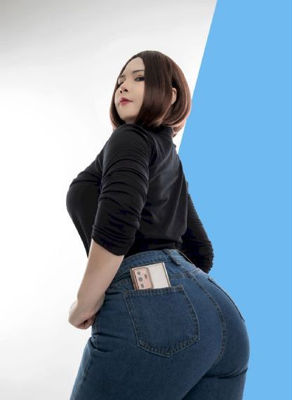 他揉捏她两乳不停呻吟小视频