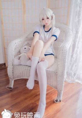 三个美妇跪着用嘴伺候高h