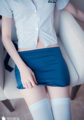 公交车上拨开少妇内裤进入