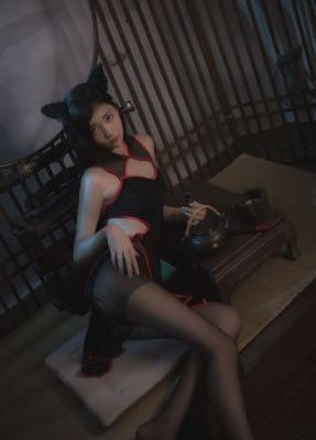 异国女人在巴黎