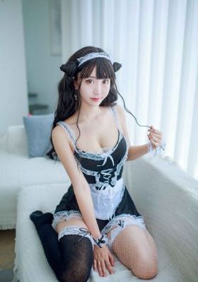 我脱了老师内衣摸她胸的视频软件